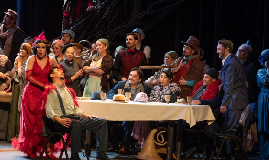 Con entradas agotadas, estrenó “La bohème” en el Teatro del Libertador